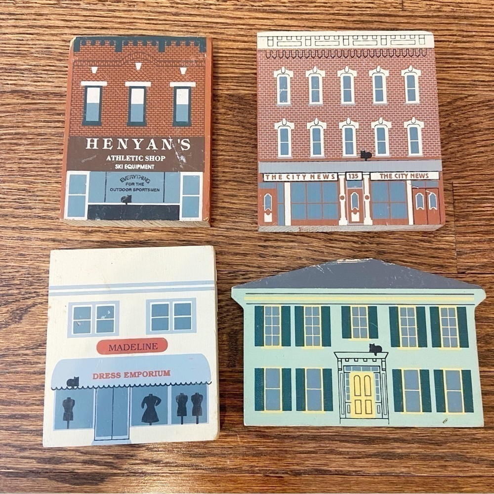 The Cat’s Meow | Vintage 1992 Series X Lot of 4 Miniature Houses Cottage Core